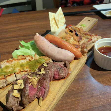鶴ヶ峰のお店紹介②　肉ばる食堂　ぐすたーるさん